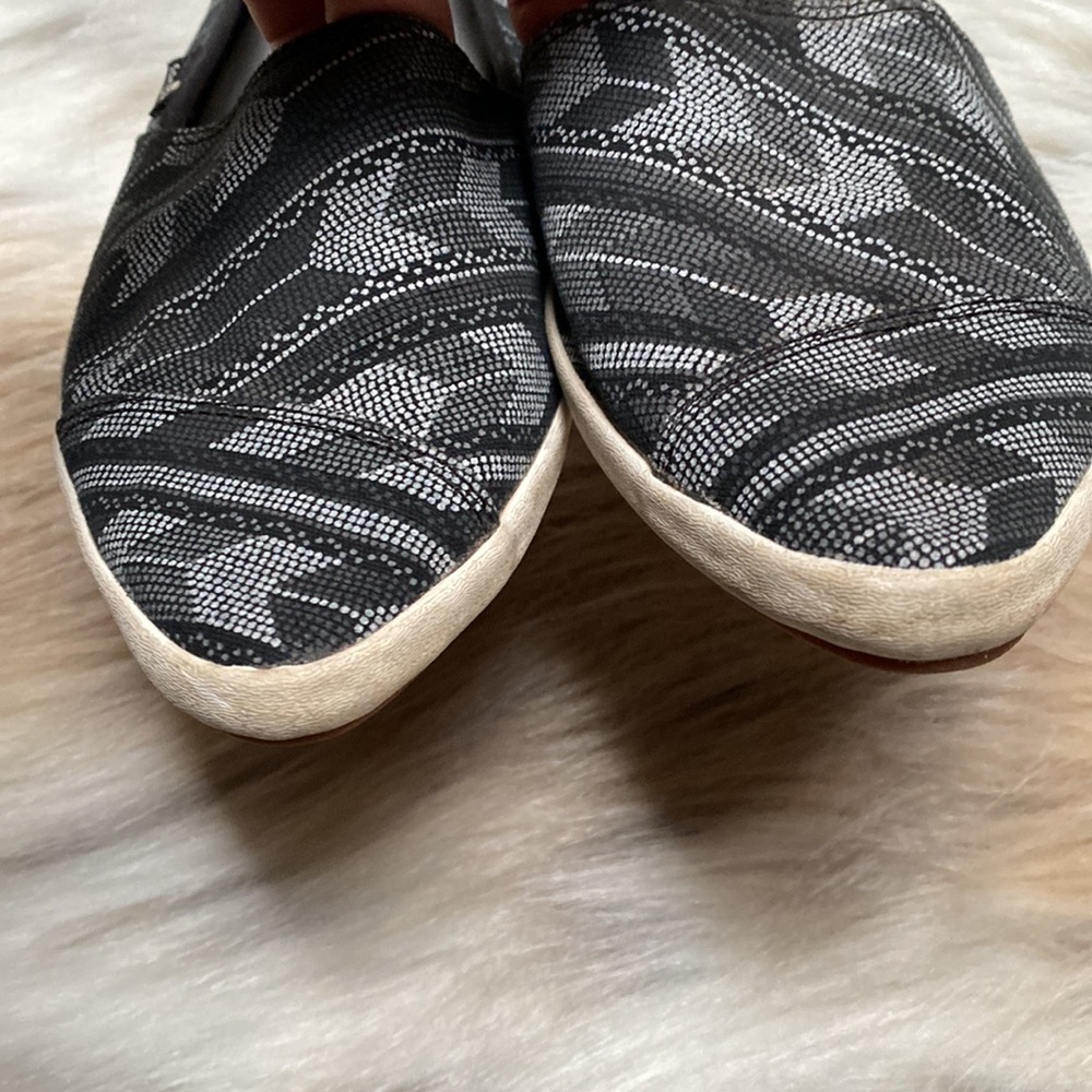 Sanuk slip-on sneaker flats size 8 - Picture 4 of 7